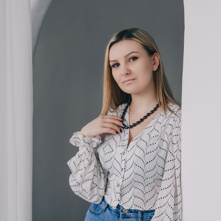 Shungite Oval Bead Necklace – Polished Black Gemstone Necklace (20″)