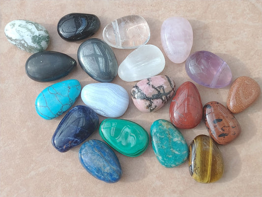 Gemstone Pendant– Hand-Carved Crystal Stone Drop Bead Necklace